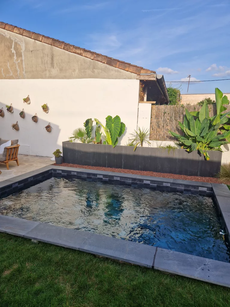 Mini-Piscines sur Mesure pour Petits Espaces Urbains